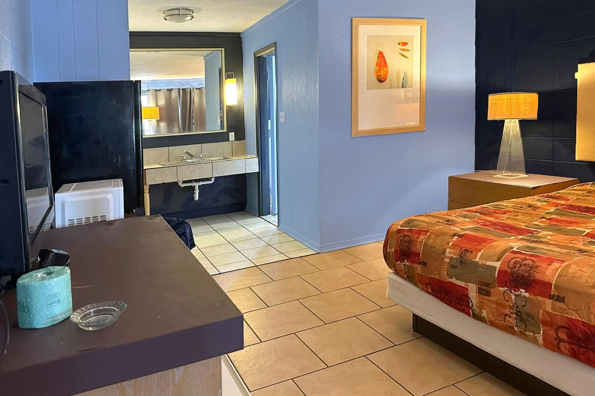 Luxury Inn By Oyo ألباني المظهر الخارجي الصورة
